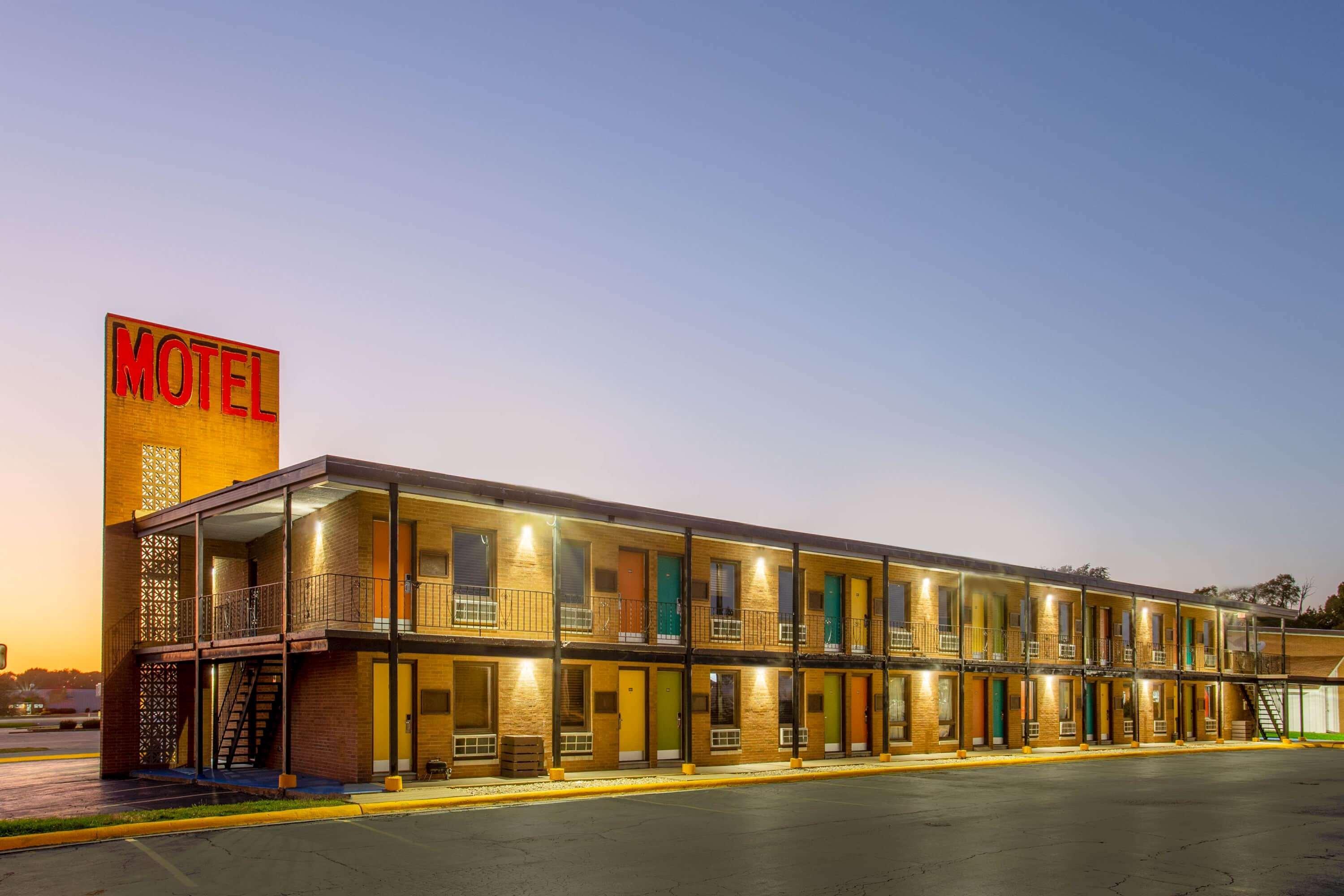 Starved Rock Motor Inn Travelodge By Wyndham Streator Esterno foto